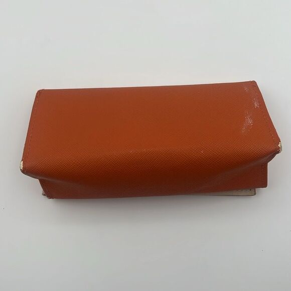 TORY BURCH ECLECTIC CHEVRON TORTISE SUN GLASSES WITH GOLD DETAIL - Picture 15 of 15